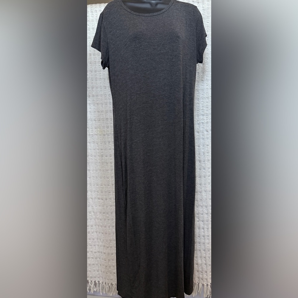 Gray Sheath Maxi Dress with Crew Neck for Casual Wear